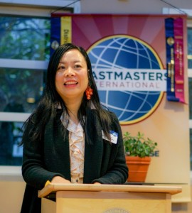 Junlei launches the orange-themed meeting.